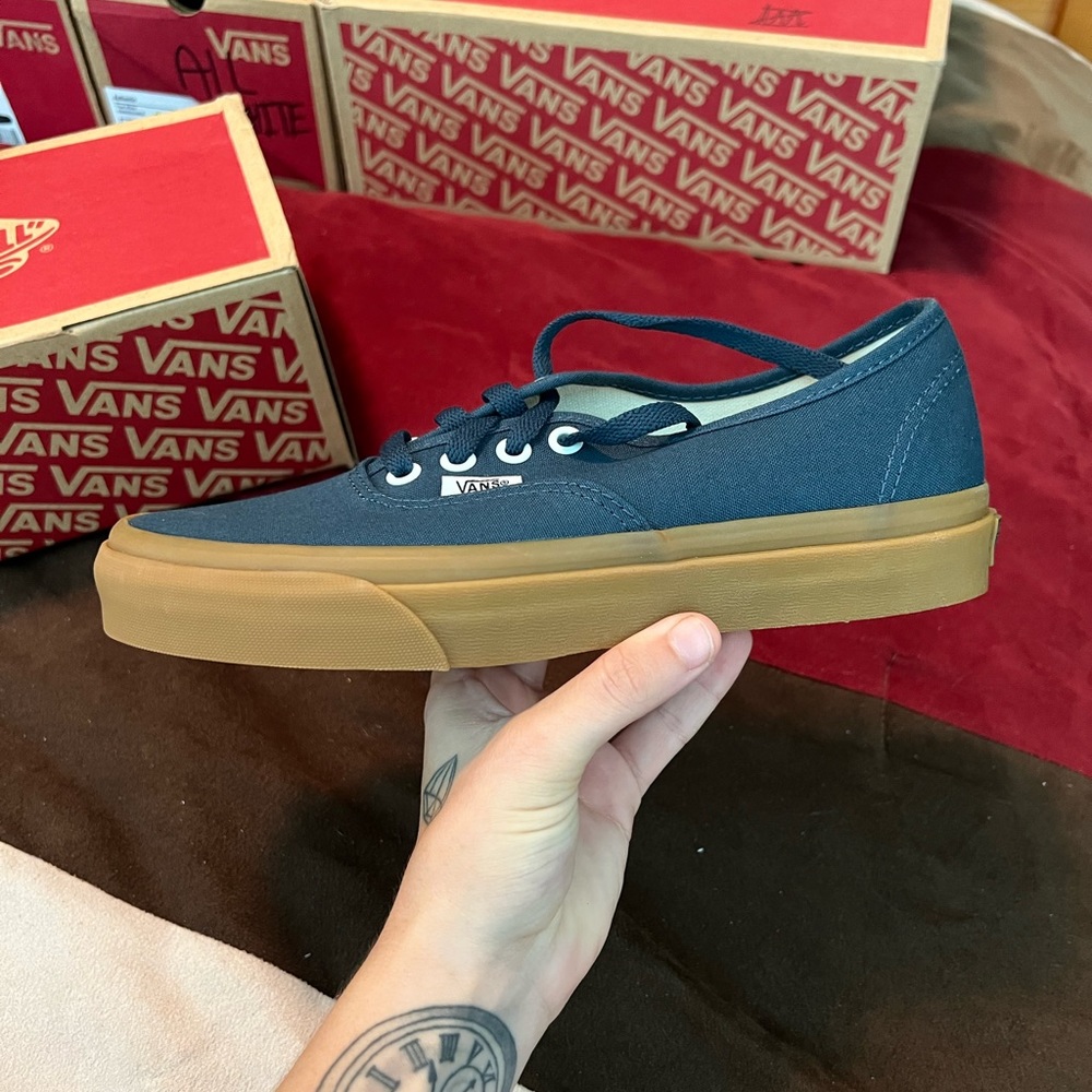 Vans - Picture 2 of 5